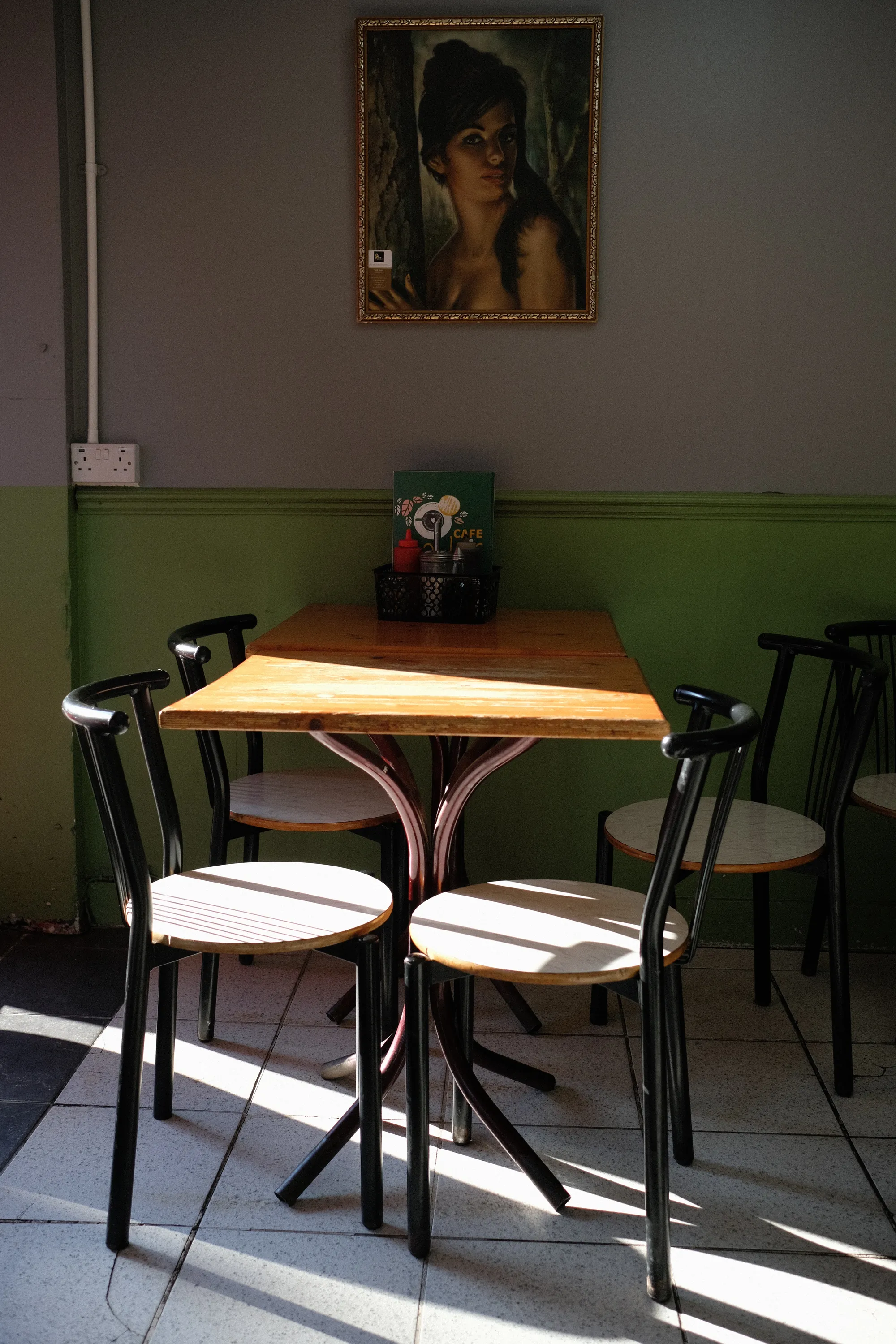 New Neighbours photograph 5